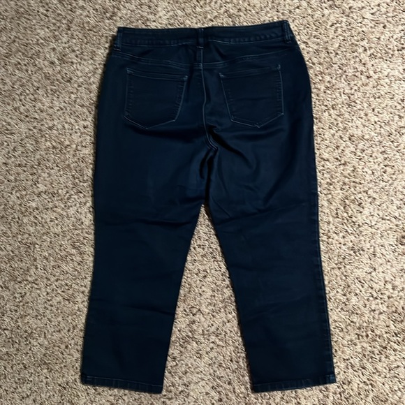 Chicos platinum denim size 1.5 capris - Picture 3 of 3
